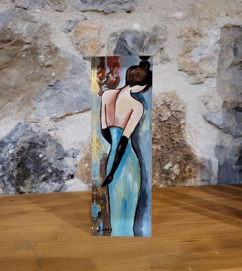 plexiglass - κοπέλα με μπλε φόρεμα