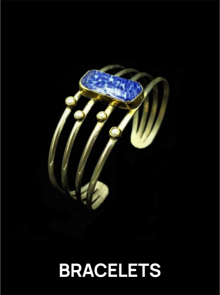 woman_handmade_bracelets